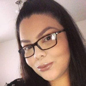 Meet your Posher, Carolina